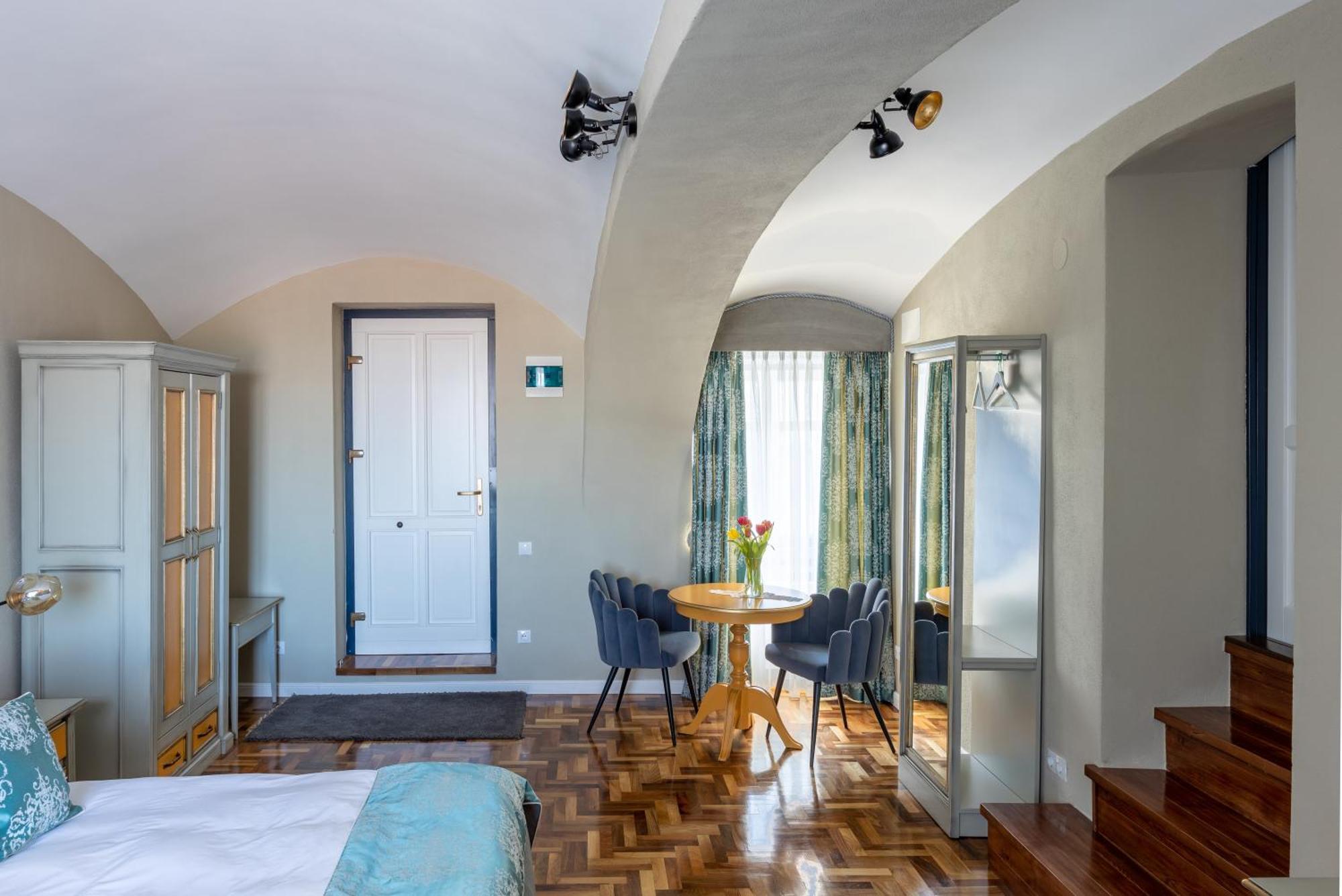 Magister Seven Bed & Breakfast ซีบิว ภายนอก รูปภาพ